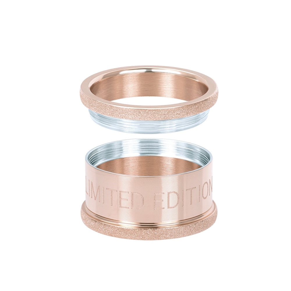 Rosékleurige Limited Edition IXXXI basisring voor dames in 12 mm breedte.