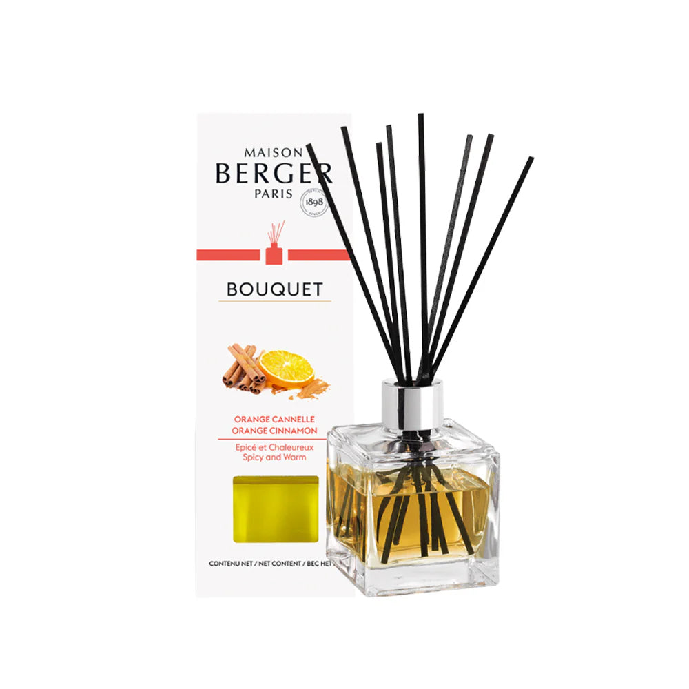 Geurstokjes van Lampe Berger in een helder, glazen flesje in de geur Orange Cinnamon.