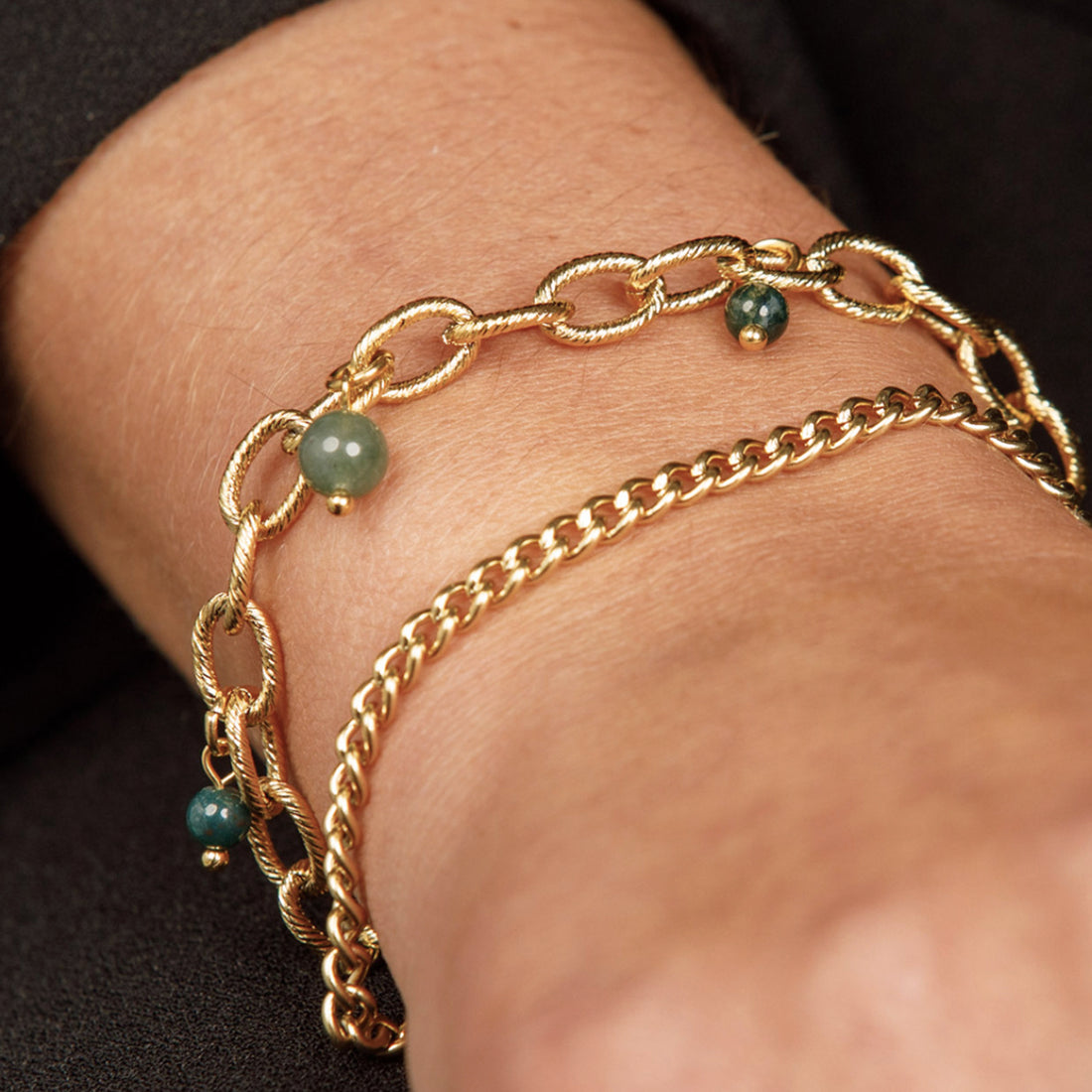 My Bendel - Gouden Schakel Armband Met Moss Agate Bedels