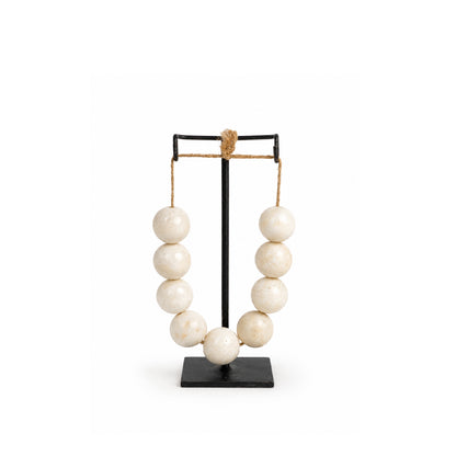 Bombyxx - Kralenketting Op Standaard - Cela White