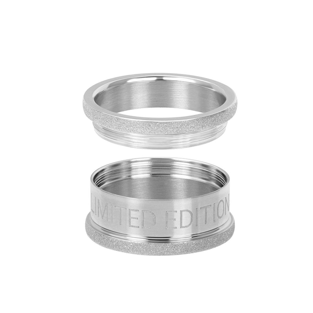 Zilveren Limited Edition IXXXI basisring voor dames in 10 mm breedte.