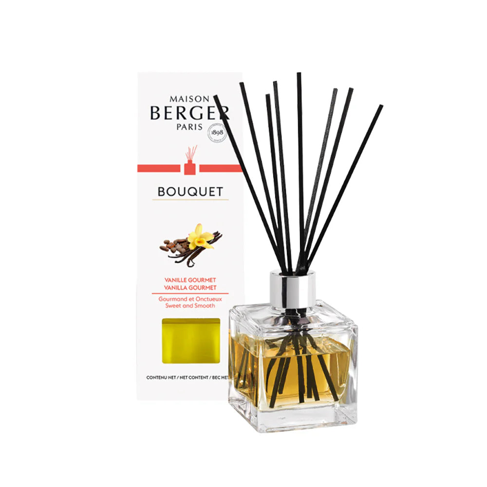 Geurstokjes van Lampe Berger in een helder, glazen flesje in de geur Vanilla Gourmet. 